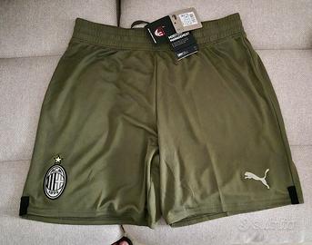 Pantaloncini Milan nuovi mai usati taglia L