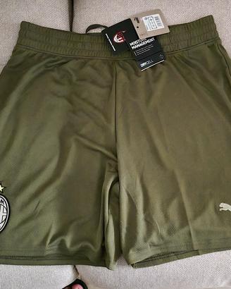 Pantaloncini Milan nuovi mai usati taglia L