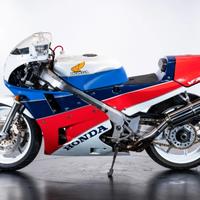 Honda VFR 750 R (RC 30) - 1989