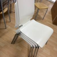 Sedia con seduta in legno