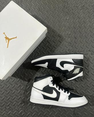 Wmns Air Jordan 1 Mid SE "White/Black" - 41Eu