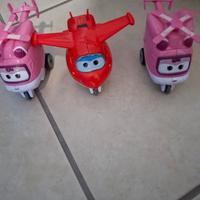 3 aerei.  