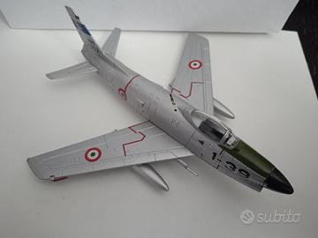 Modellino aereo North America F-86K Sabre