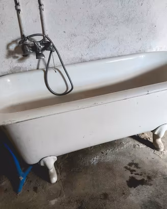 Vasca da bagno in ghisa vintage