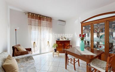 RIF: A478 Appartamento al primo piano con ascensor