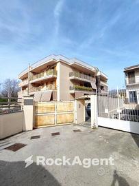 APPARTAMENTO CON BOX AUTO