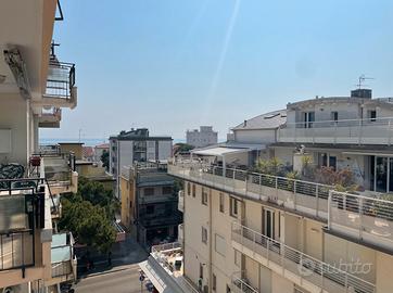 Magnifico 2 camere 2 bagni a due passi dal mare