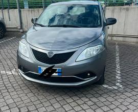 Lancia y