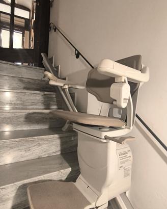 montascale stannah con montaggio assistenza