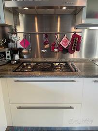 piano cottura a gas SMEG con 5 fuochi: 86cm