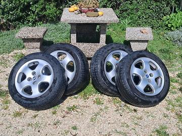 cerchi in lega con gomme