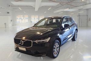 VOLVO XC60 B4 (d) AWD Geartronic Momentum Pro IN