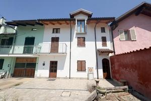 3 LOCALI A PRALORMO