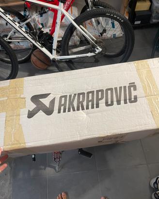 marmitta akrapovic