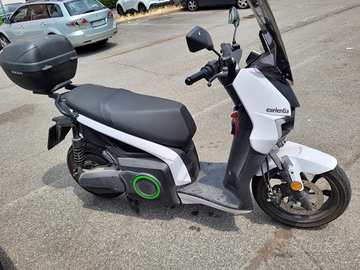 Scooter elettrico SILENCE 01