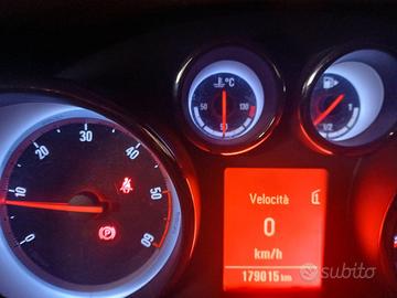 Auto Opel Meriva 2 serie