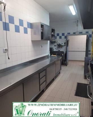 Immobile di 1480 m² con più di 5 locali a Guidonia