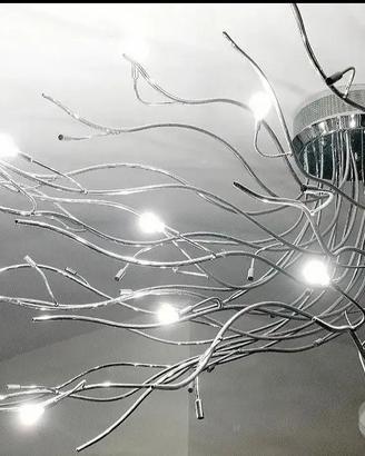 Lampadario in acciaio di design 