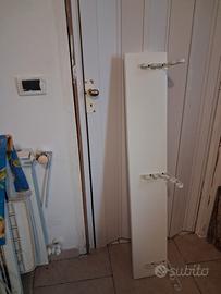 mensola in legno e ferro battuto