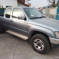 Toyota Hilux 2.4 Tds 90 cv 4WD Extracab