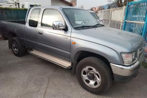 Toyota Hilux 2.4 Tds 90 cv 4WD Extracab