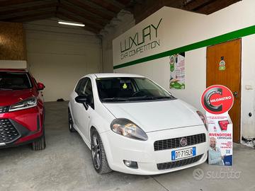 Fiat Grande Punto Grande Punto 1.4 Starjet 16V 3 p