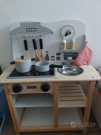 Cucina giocattolo