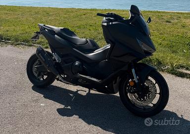 Honda Forza 750