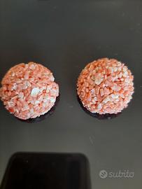 Orecchini vintage con pezzetti di corallo 