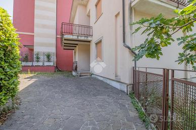 4 LOCALI A LUMEZZANE