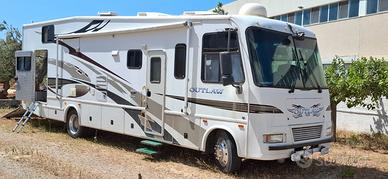 Motorhome americano OUTLAW 3611