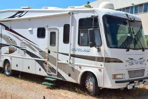 Motorhome americano OUTLAW 3611