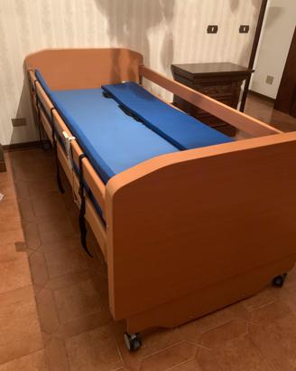 Letto degenza elettrico semi nuovo