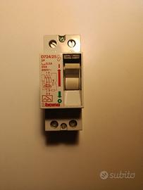 Differenziale Salvavita BTicino D724/25 0,3A 220V