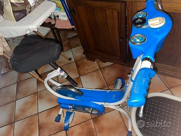 Ciclette azzurra per palestra