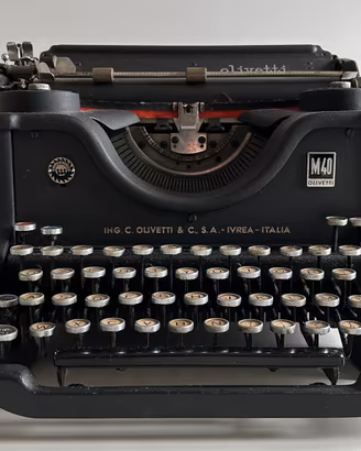 Macchina da scrivere Olivetti M40