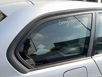 Vetro fisso posteriore dx BMW 320D 2007 mod SW N47