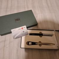 penne stilografiche nuove con etichetta e confezio