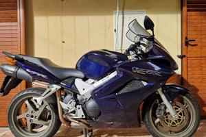 HONDA VFR800 V-tec
