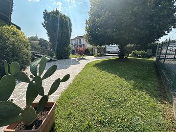 Borbiago centro ampia villa adatta a 2 famiglie