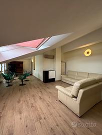 Mansarda 100 mq ristrutturata a nuovo con box