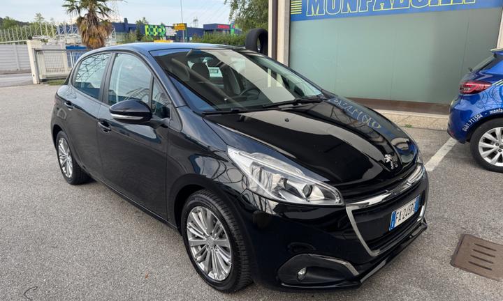 Peugeot 208 2015 5 porte neopatentati