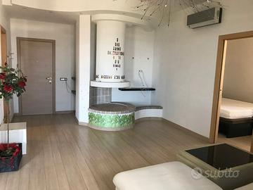 Attico elegante in centro commerciale a Ostuni - a