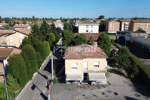 Appartamento con ingresso indipendente senza spese