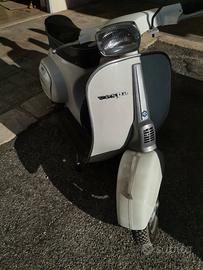 Piaggio Vespa 50 Special (V5B3) - 1979