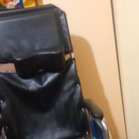   sedia a rotelle per disabil 