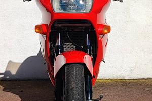Honda VFR 750 RC 24