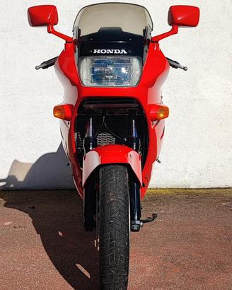 Honda VFR 750 RC 24