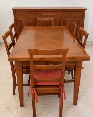 !! tavolo + sedie + credenza come nuova !!