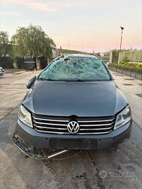 RICAMBI VOLKSWAGEN PASSAT 2.0 DIESEL ANNO:2011 SIG